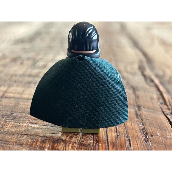 Lego Minifigure With Beard & Green Cloak - Wizard Or Mystical Guru Look - Picture 2 of 4